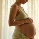 Imagen abstracta representando una mujer embarazada.